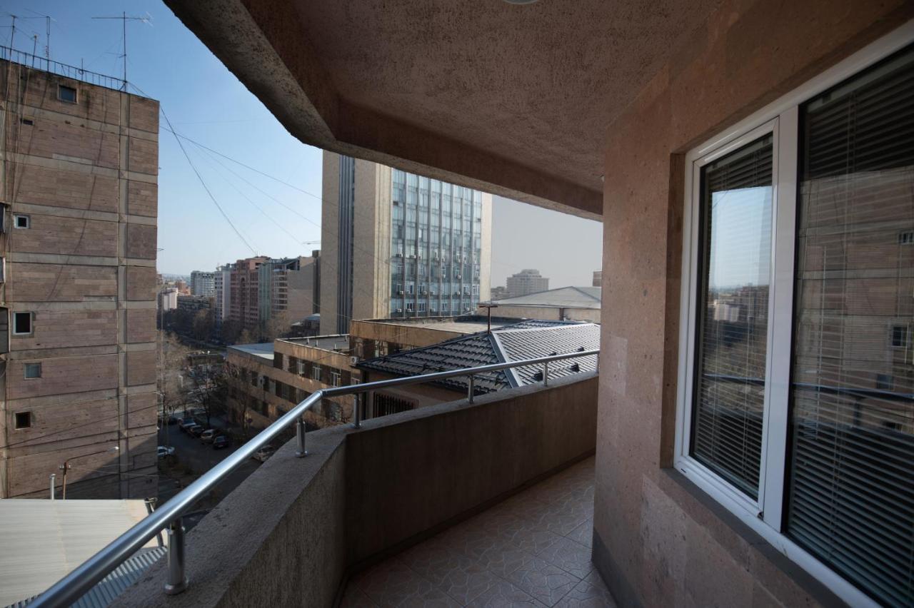 Ris Central Apartments Yerevan Exterior photo
